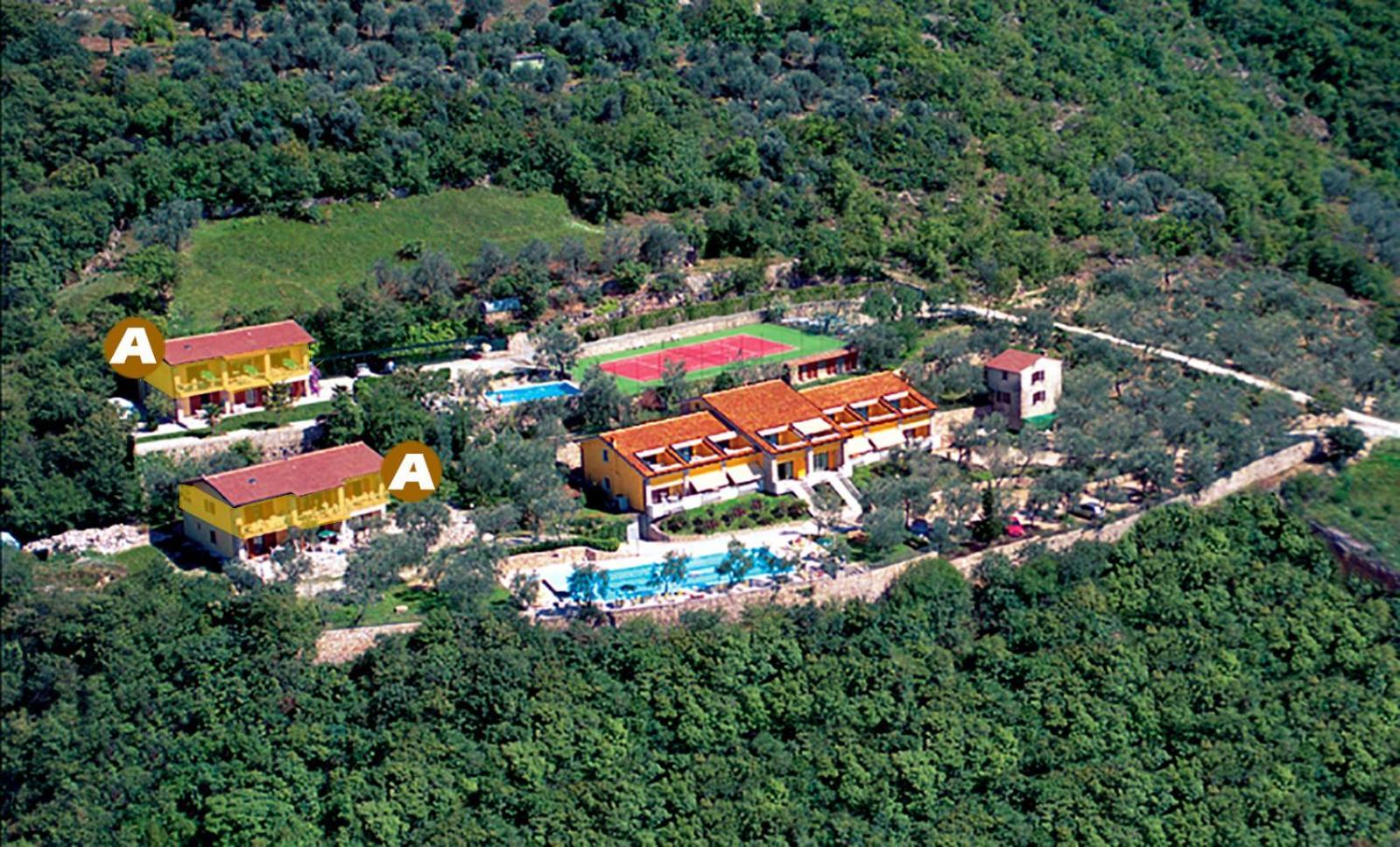 Taki Village 3*