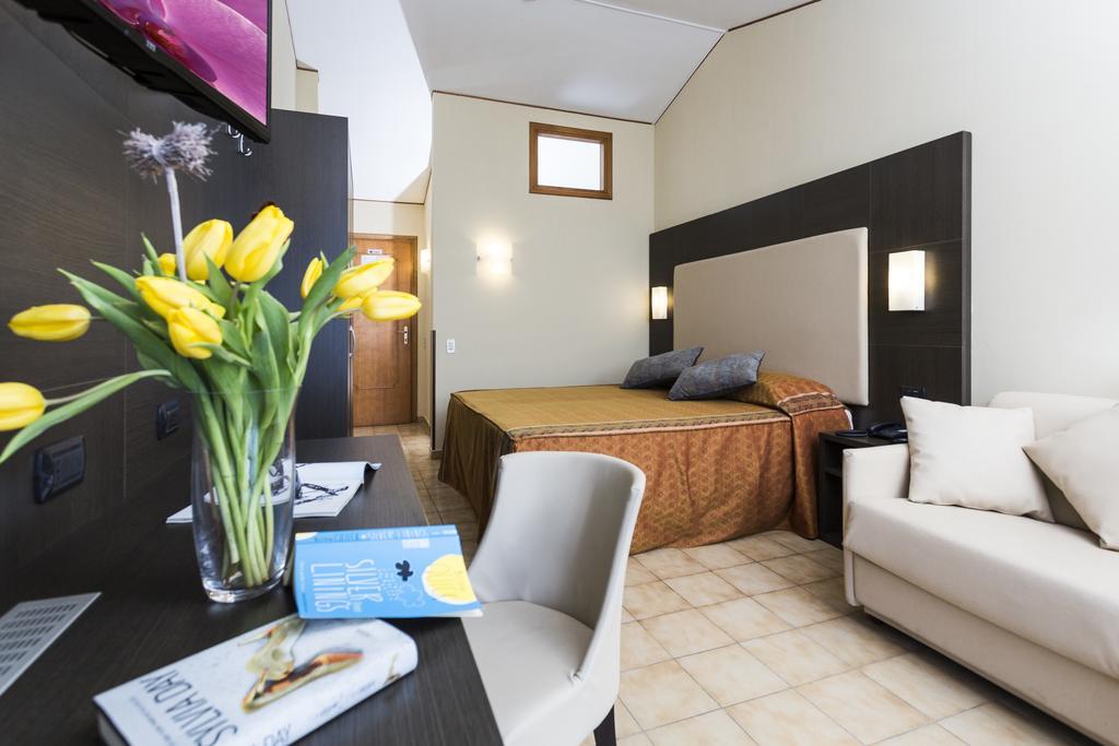 Hotel Taki Village 3*